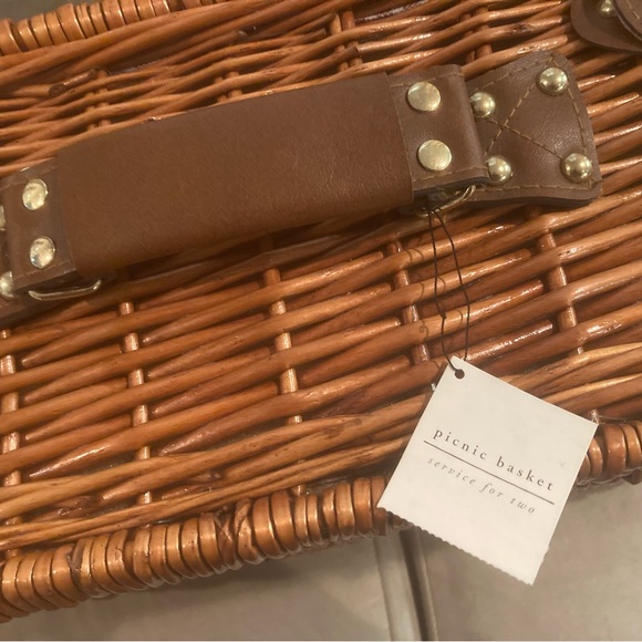 Pier 1 Imports Wicker Picnic Basket - Picture 8 of 8